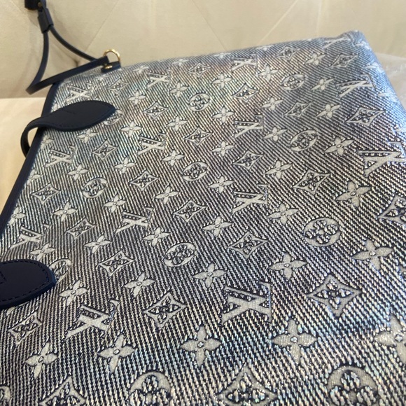 Louis Vuitton Limited Edition Monoglam Neverfull with its pouch - Picture 7 of 13